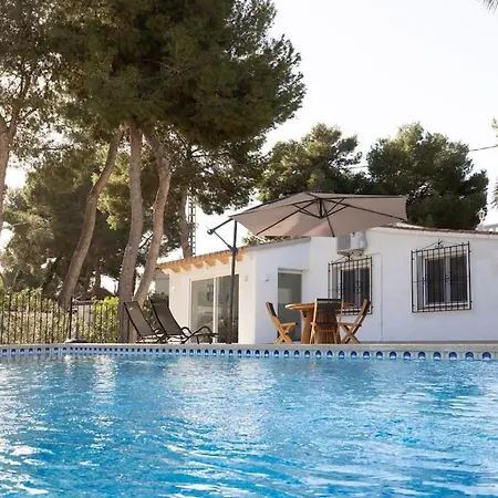 Casa Clemence, Private Pool, By Theka Services בית נופש