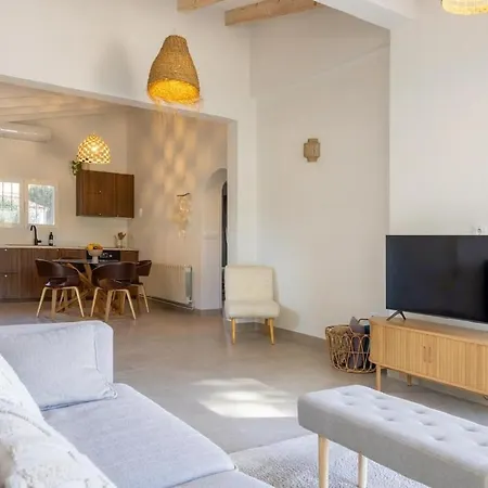 Casa Clemence, Private Pool, By Theka Services בניסה