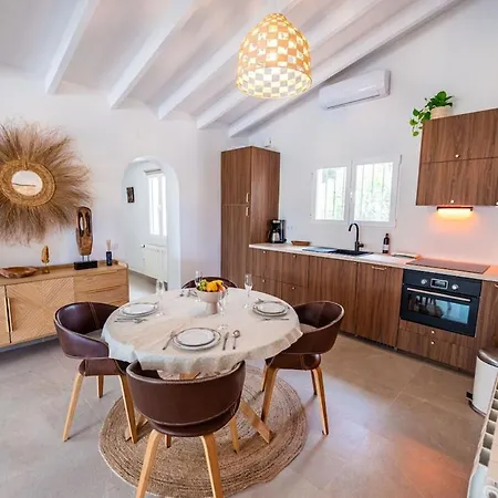 Casa Clemence, Private Pool, By Theka Services בניסה